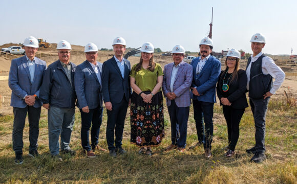 Virtual Health Hub Announces Commencement of Construction of Their New Building in Whitecap, Saskatchewan (L-R) Mike Staines (Vice President & District Manager Saskatoon, PCL Construction), Derek Kindrachuk, (Principal Architect, Kindrachuk Agrey Architecture), Riel Bellegarde (President and CEO, Saskatchewan Indian Institute of Technologies), Hon. Jeremy Cockrill (Minister of Health, Government of Saskatchewan), Hon. Mandy Gull-Masty (Minister of Indigenous Services of Canada) Dr. Ivar Mendez (Director of Virtual Health Hub) Chief Darcy Bear (Whitecap Dakota Nation), Chief Tammy Cook-Searson (Lac La Ronge Indian Band), George Lafond (Former Tribal Chief, Saskatoon Tribal Council)