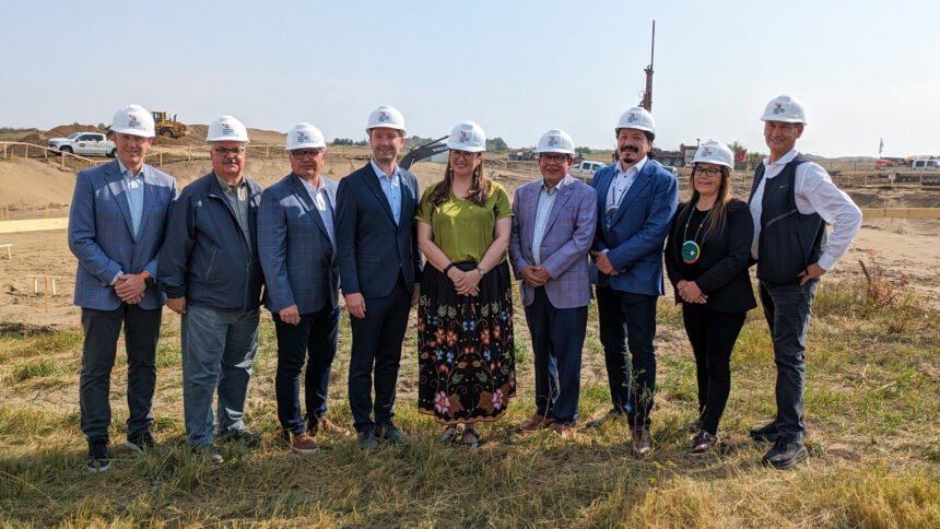 (L-R) Mike Staines (Vice President & District Manager Saskatoon, PCL Construction), Derek Kindrachuk, (Principal Architect, Kindrachuk Agrey Architecture), Riel Bellegarde (President and CEO, Saskatchewan Indian Institute of Technologies), Hon. Jeremy Cockrill (Minister of Health, Government of Saskatchewan), Hon. Mandy Gull-Masty (Minister of Indigenous Services of Canada) Dr. Ivar Mendez (Director of Virtual Health Hub) Chief Darcy Bear (Whitecap Dakota Nation), Chief Tammy Cook-Searson (Lac La Ronge Indian Band), George Lafond (Former Tribal Chief, Saskatoon Tribal Council)