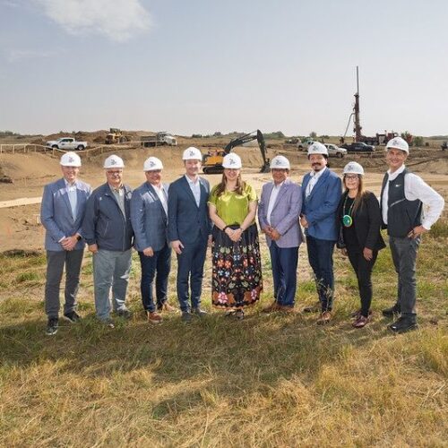Photo (L-R): Mike Staines - PCL - Vice President & District Manager Derek Kindrachuk - Kindrachuk Agrey Architecture - Principal Architect Riel Bellegarde - SIIT - President & CEO Honourable Jeremy Cockrill - Saskatchewan Health Minister Honourable Mandy Gull-Masty, ISC Minister Dr. Ivar Mendez - Virtual Health Hub - Director of the Virtual Care and Remote Presence Robotics Chief Darcy Bear - Whitecap Dakota Nation Chief Tammy Cook-Searson - Lac La Ronge Indian Band George Lafond - Former Tribal Chief Saskatoon Tribal Council